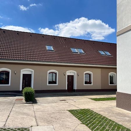 Penzion Manes Krabcice Экстерьер фото